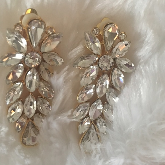 Gold crystal statement earrings ( brand new)