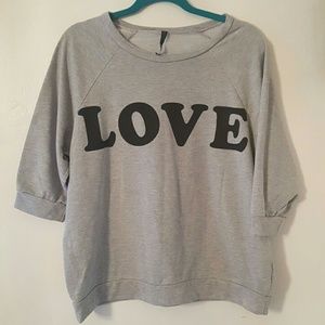 Women's cropped sleeve