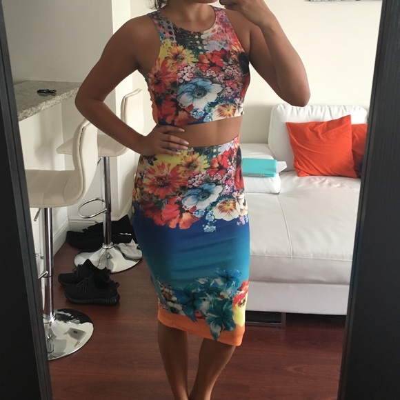 New Matching set crop top and skirt