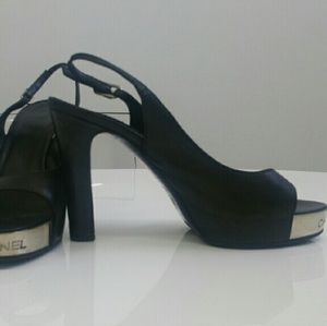 Chanel leather high-heeled black shoes