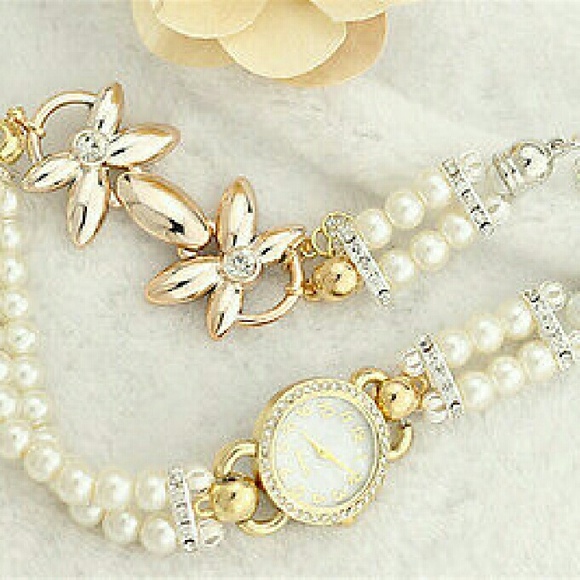LAST 1 FASHION Golden Flower Pearl Chain - Picture 2 of 2