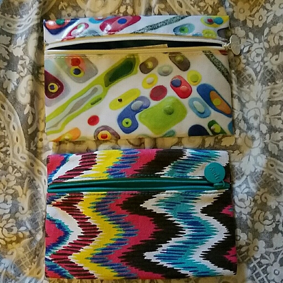 Makeup bag bundle - Picture 2 of 4