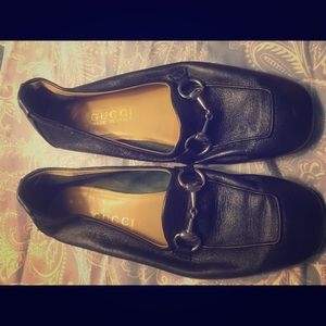 Gucci women's casual loafer size 6 1/2 navy blue