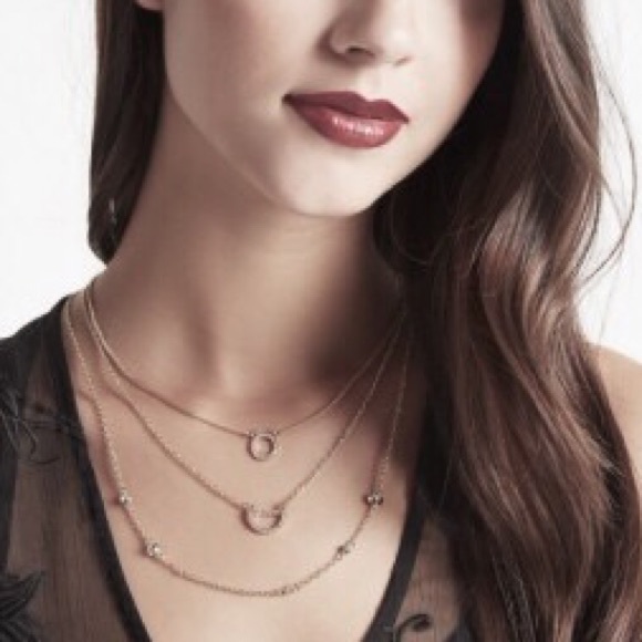 •Little Layers in Silver• Necklace by BCBG - Picture 2 of 4