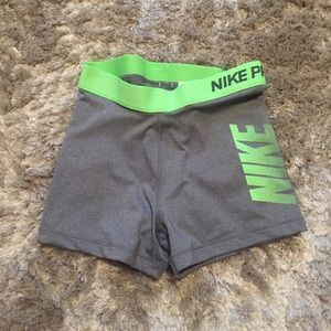*Brand new* Nike compression shorts size medium
