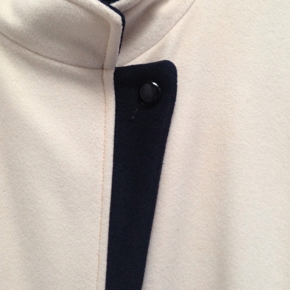 Coat - Picture 3 of 4