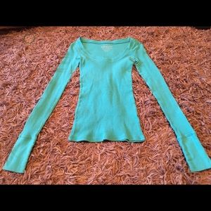 Scoop neck fitted long sleeve top