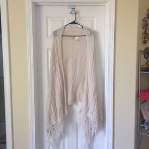 Sleeveless layering sweater