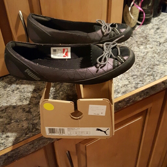 Puma flats