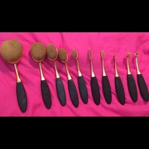 10pc *knock off* artis brush set!