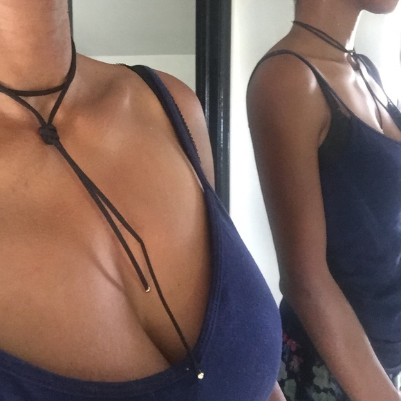 Knot Tie Choker - Picture 1 of 4