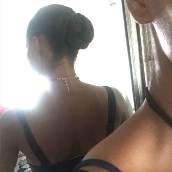 Knot Tie Choker - Picture 3 of 4