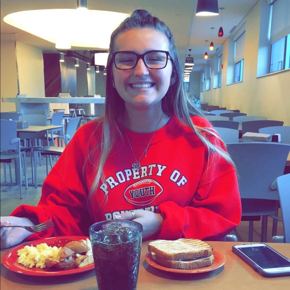 Meet your Posher, Emily - Picture 1 of 1