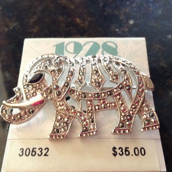 BRAND NEW GENUINE MARCASITE BROOCH