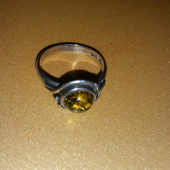Vintage 925 Sterling & Green Amber Ring