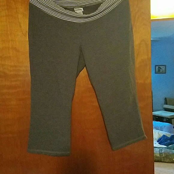 Maternity yoga capri