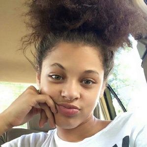 Meet your Posher, Chayla