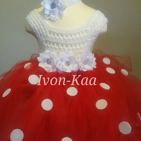 Crochet tulle woman dress in white and red