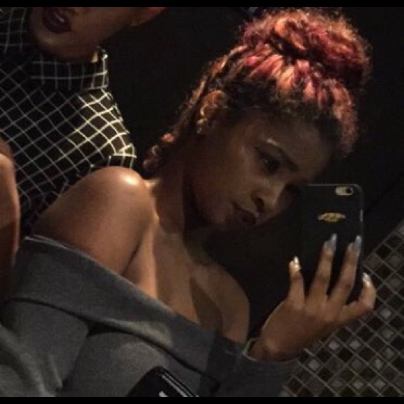 Meet your Posher, Stephanie