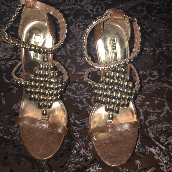 Gold studded platform heels. - Picture 1 of 4