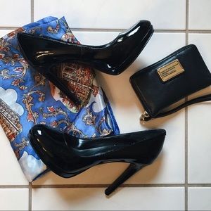 BCBGen Size 7 "Tinas" Black Patent Pumps