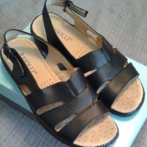 Black Leather Padded Arch Support Sandal