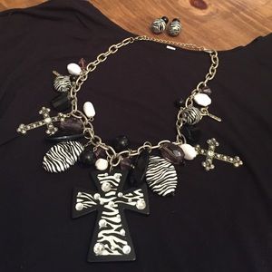 Statement piece necklace & earrings