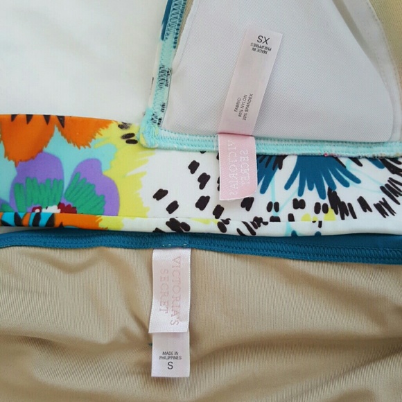 NWOT Victoria's Secret push up bikinis w bottom - Picture 2 of 3