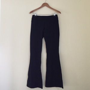 Lucy Flare Yoga Pants • Size M
