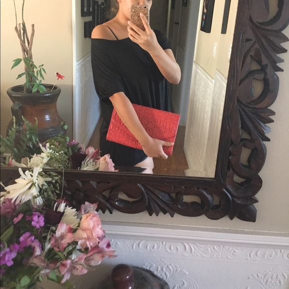 Red Large Clutch - Picture 4 of 4