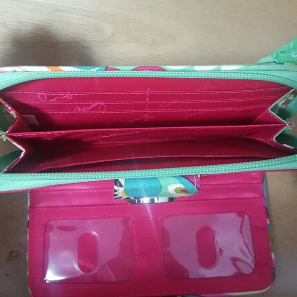 Vera bradely wallet - Picture 2 of 3