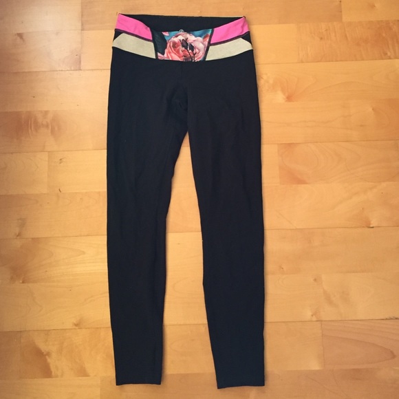 Lululemon wunder under pants size 6