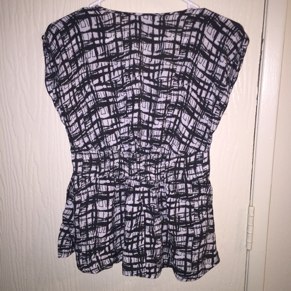 Patterned Blouse - Picture 2 of 2