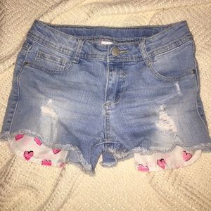 Girl's short shorts