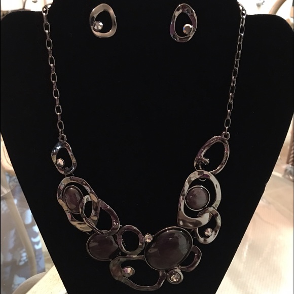 Unique Fashion Necklace Set - Picture 1 of 1