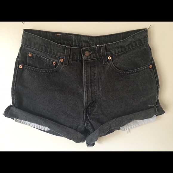Levis 550 cut off shorts