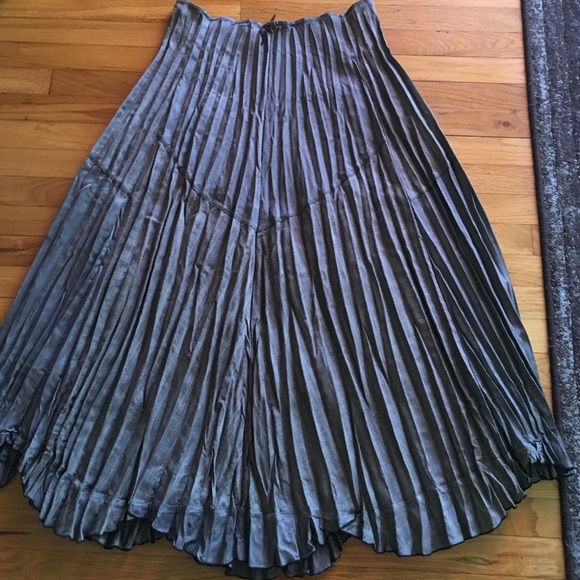 Tribal brand gorgeous full skirt, size 12