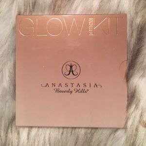 BNIB ABH Glow Kit in Sun Dipped!
