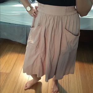 FINAL MARKDOWN Pink H&M midi skirt with pockets!