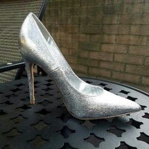 Silver lining Pump