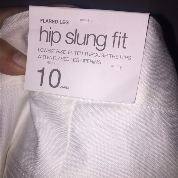 Women's sz10 Gap hip slung fit white flared pant