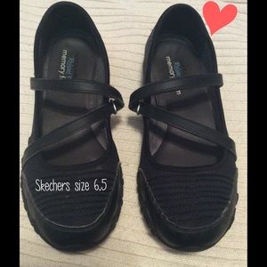 Relaxed Fit Memory Foam Skechers