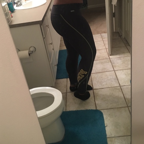 Yoga pants - Picture 2 of 2