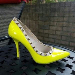 Neon Yellow Pump