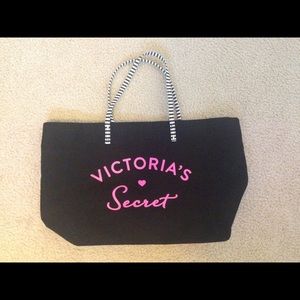 SALE 🎉 VS tote in great condition!