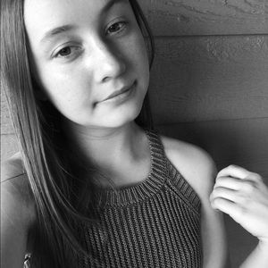 Meet your Posher, Alexis