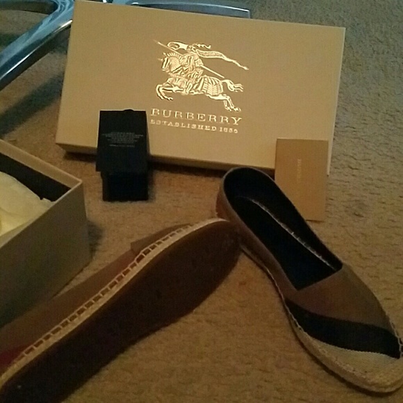 Shoes - Picture 1 of 3