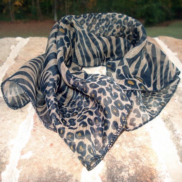Accessories - Leopard print scarf