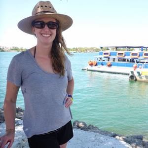 Meet your Posher, Caitlin