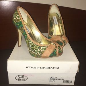 Steve Madden beautiful heels brand new***